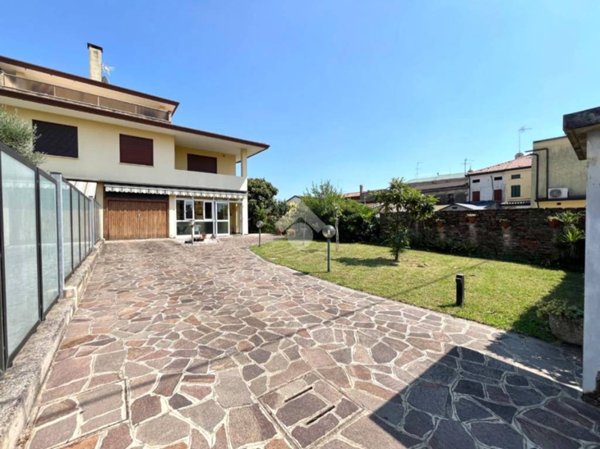 casa indipendente in vendita a Ponte San Nicolò in zona Rio