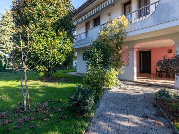 casa indipendente in vendita a Ponte San Nicolò in zona Roncaglia