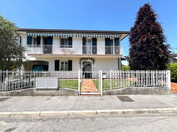 casa indipendente in vendita a Ponte San Nicolò in zona Roncaglia