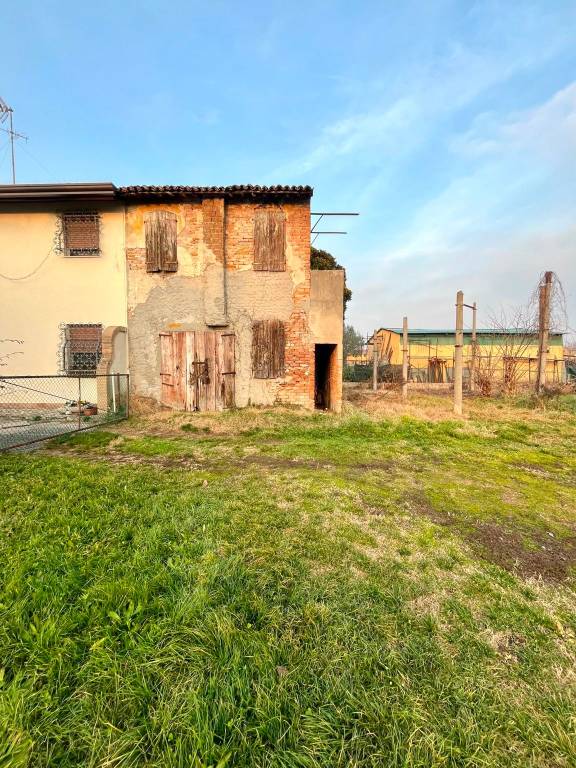 casa indipendente in vendita a Ponte San Nicolò in zona Roncaglia