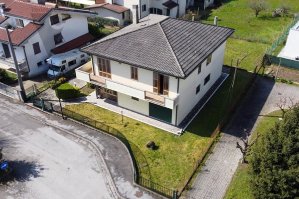 casa indipendente in vendita a Ponte San Nicolò in zona Roncaglia
