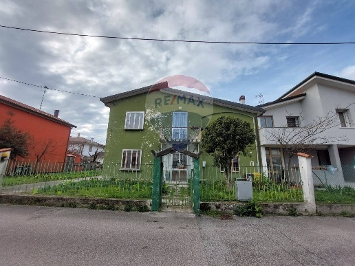 casa indipendente in vendita a Ponte San Nicolò in zona Roncaglia