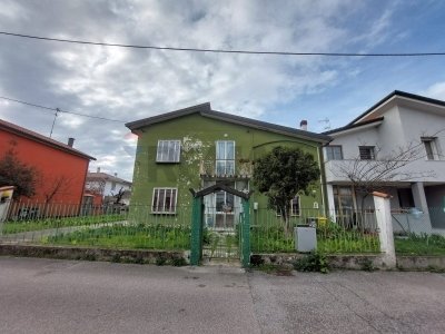 casa indipendente in vendita a Ponte San Nicolò in zona Roncaglia