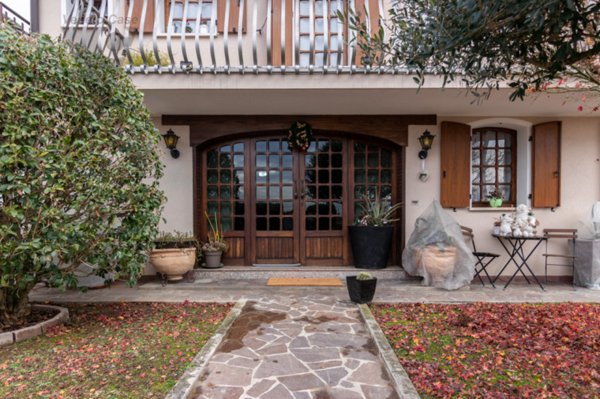 casa indipendente in vendita a Ponte San Nicolò in zona Rio