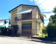 casa indipendente in vendita a Ponte San Nicolò in zona Roncaglia