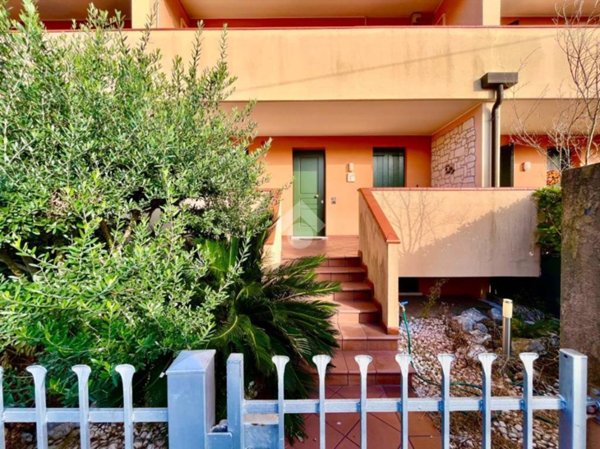 casa indipendente in vendita a Ponte San Nicolò in zona Roncaglia