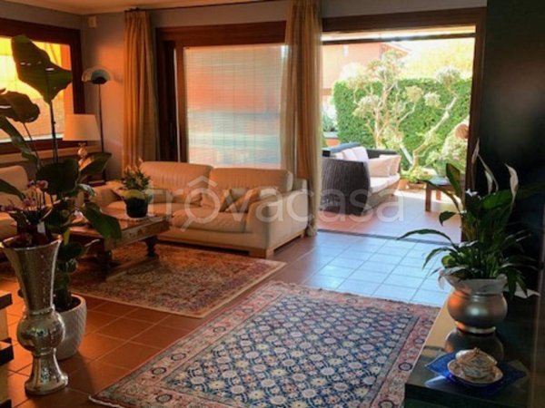 casa indipendente in vendita a Ponte San Nicolò in zona Roncaglia