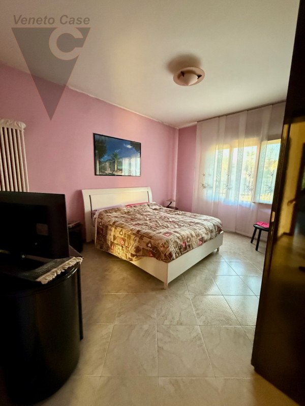 casa indipendente in vendita a Ponte San Nicolò in zona Roncaglia