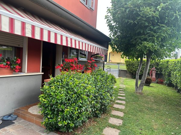 casa indipendente in vendita a Ponte San Nicolò in zona Roncaglia