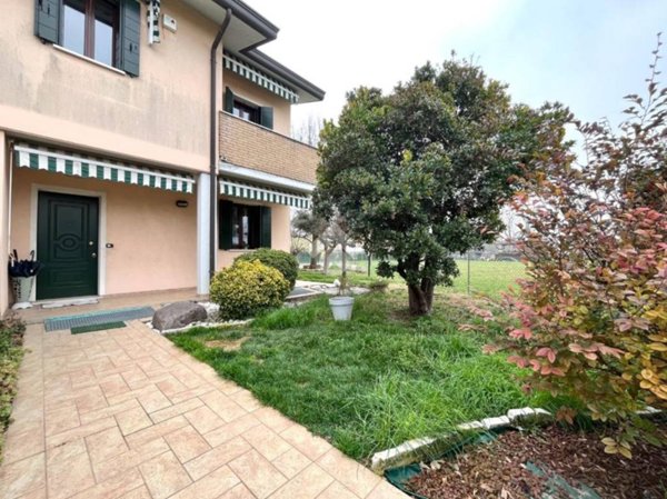 casa indipendente in vendita a Ponte San Nicolò in zona Roncajette