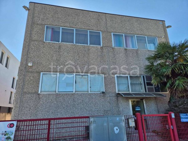 locale commerciale in vendita a Ponte San Nicolò