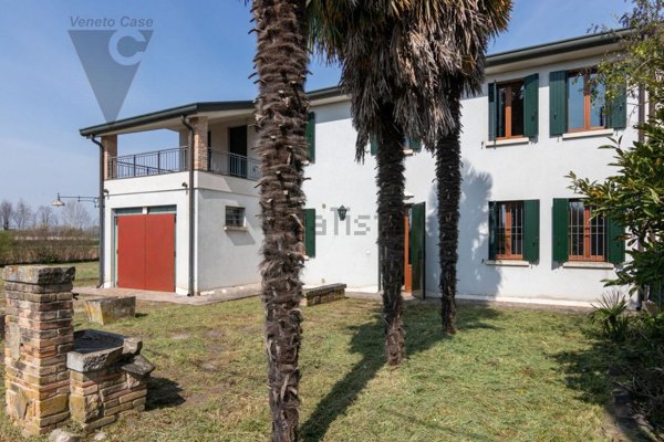 casa indipendente in vendita a Ponte San Nicolò in zona Roncaglia