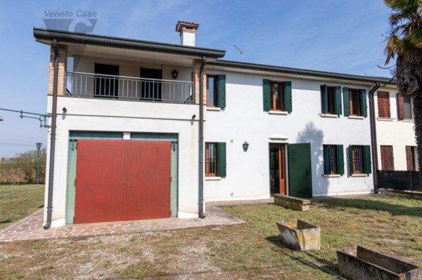 casa indipendente in vendita a Ponte San Nicolò in zona Roncaglia