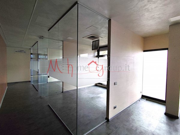 ufficio in vendita a Ponte San Nicolò in zona Roncaglia