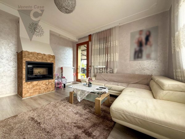casa indipendente in vendita a Ponte San Nicolò in zona Roncaglia