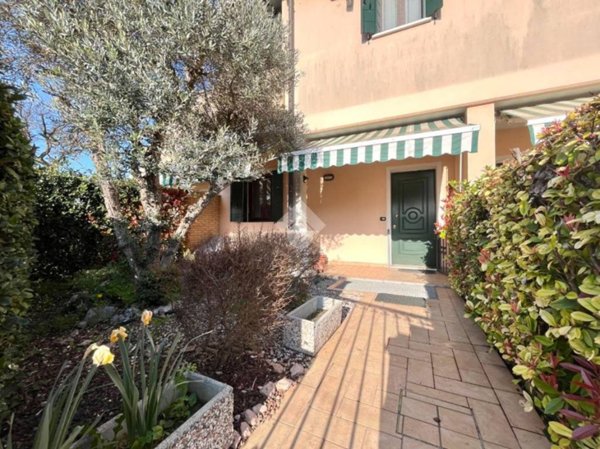 casa indipendente in vendita a Ponte San Nicolò in zona Roncajette