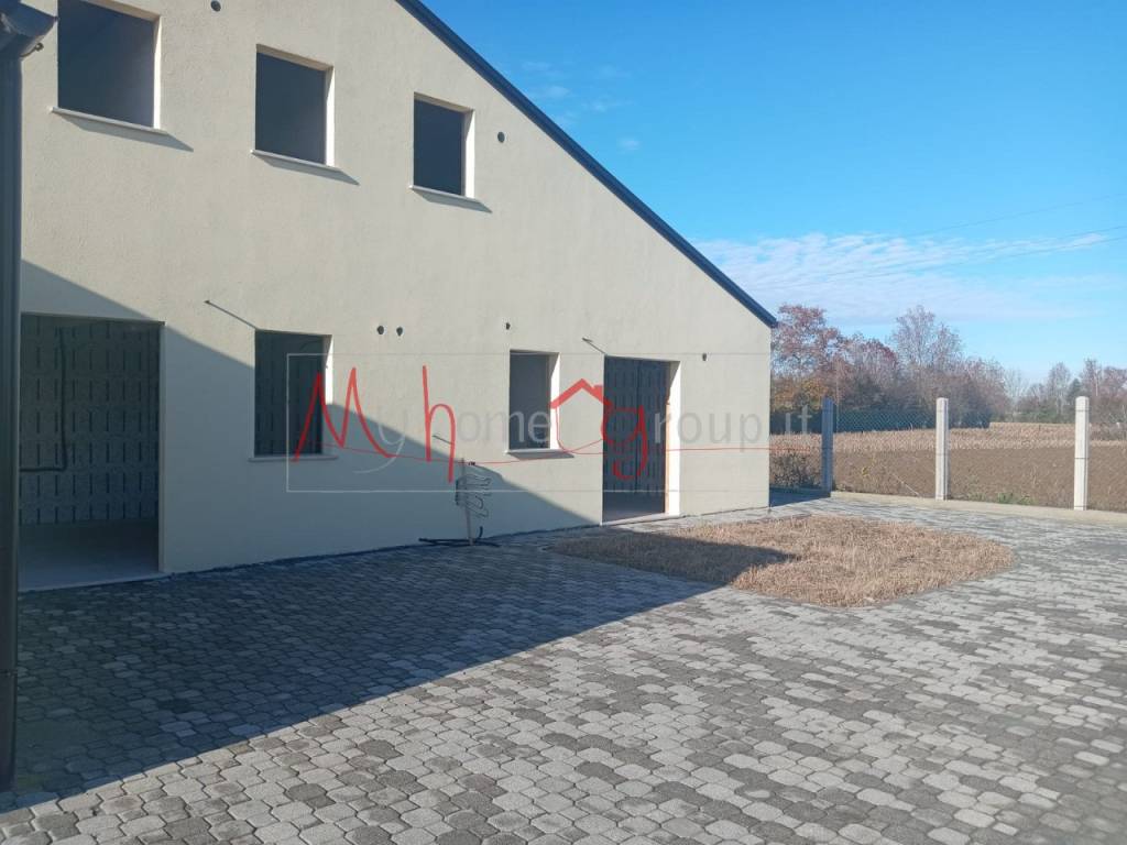 casa indipendente in vendita a Ponte San Nicolò in zona Roncaglia