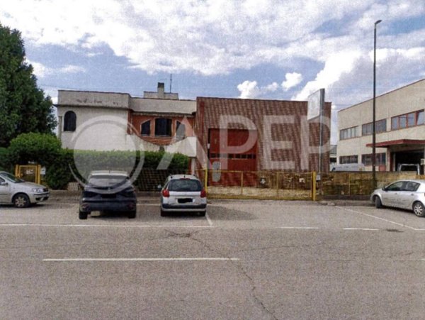 locale commerciale in vendita a Ponte San Nicolò