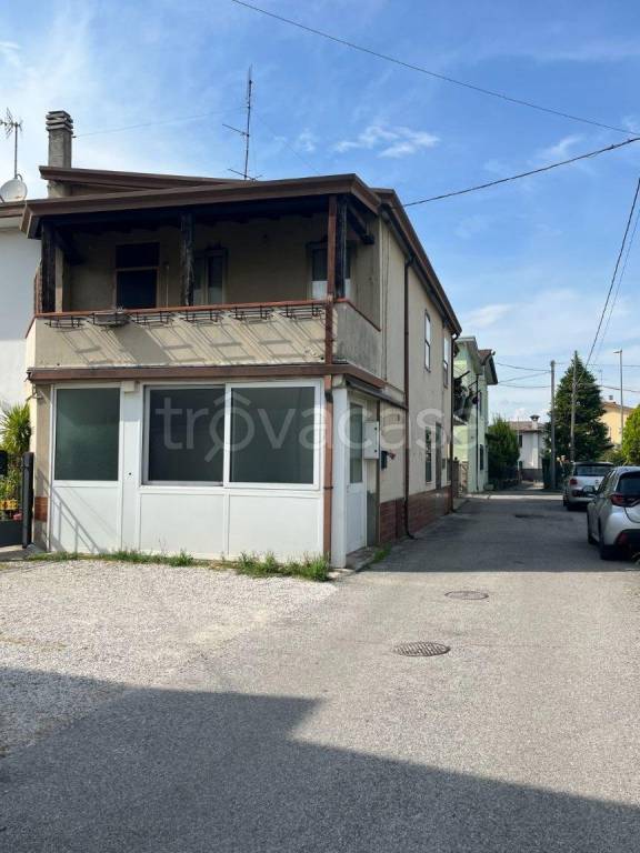 appartamento in vendita a Ponte San Nicolò in zona Roncaglia