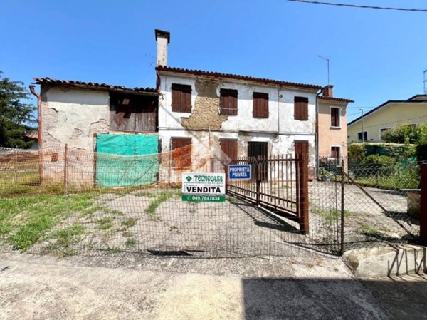 casa indipendente in vendita a Ponte San Nicolò in zona Roncaglia