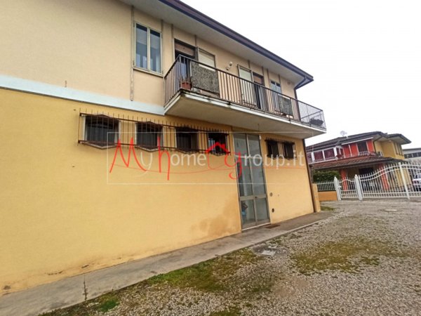 casa indipendente in vendita a Ponte San Nicolò in zona Roncaglia