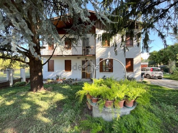casa indipendente in vendita a Ponte San Nicolò in zona Roncaglia