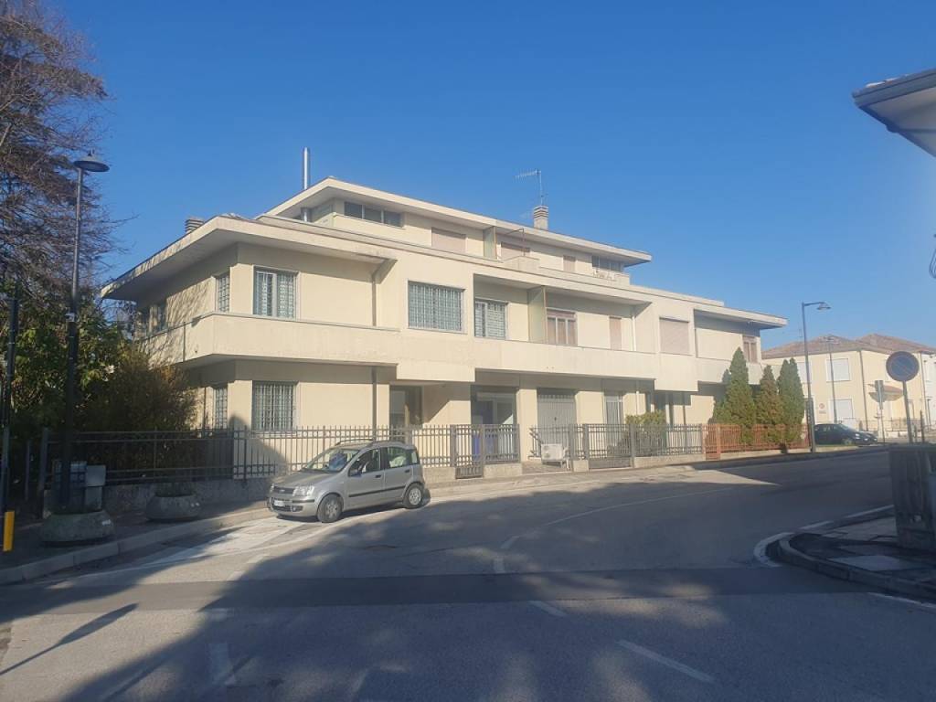negozio in vendita a Pozzonovo