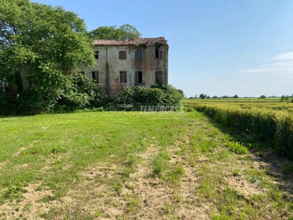 casale in vendita a Pozzonovo