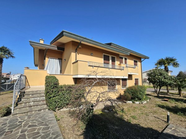 casa indipendente in vendita a Pozzonovo