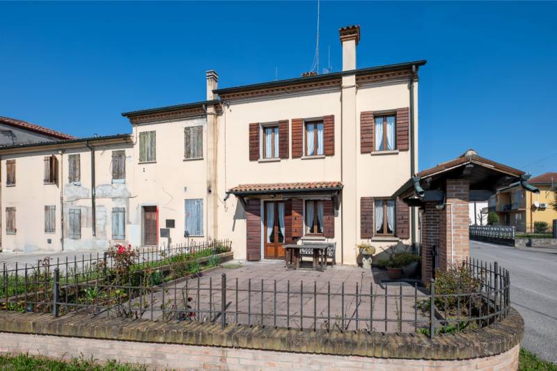 casa indipendente in vendita a Pozzonovo