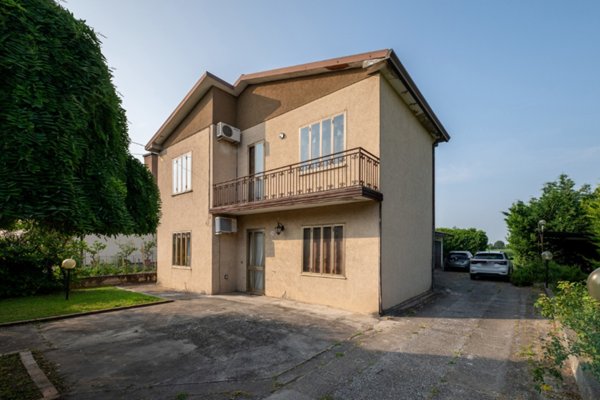 casa indipendente in vendita a Pozzonovo