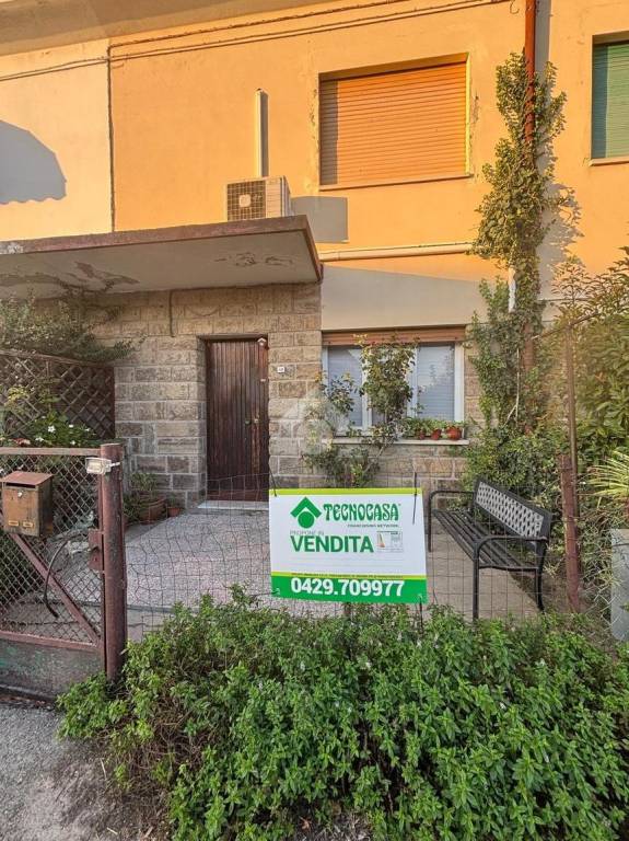 casa indipendente in vendita a Pozzonovo