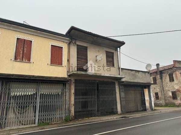 casa indipendente in vendita a Pozzonovo