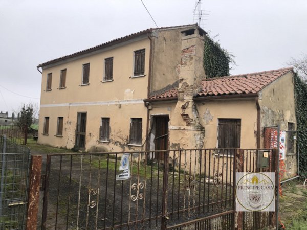 casa indipendente in vendita a Pozzonovo in zona Stroppare