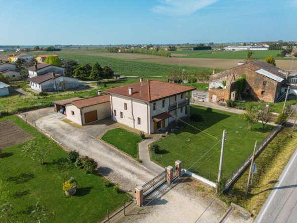 casa indipendente in vendita a Pozzonovo