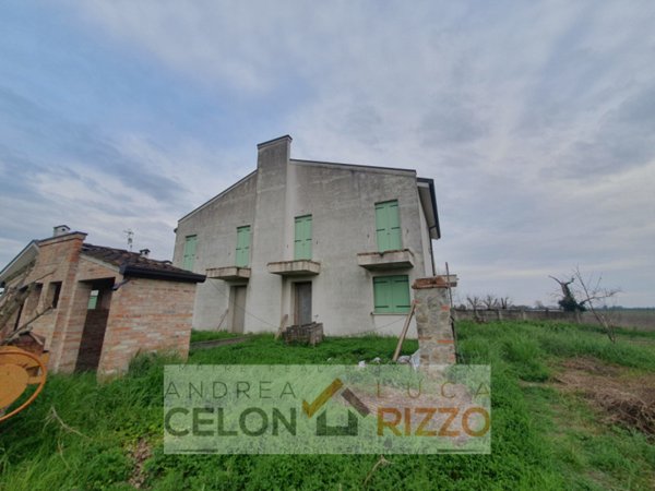 casa indipendente in vendita a Pozzonovo in zona Stroppare