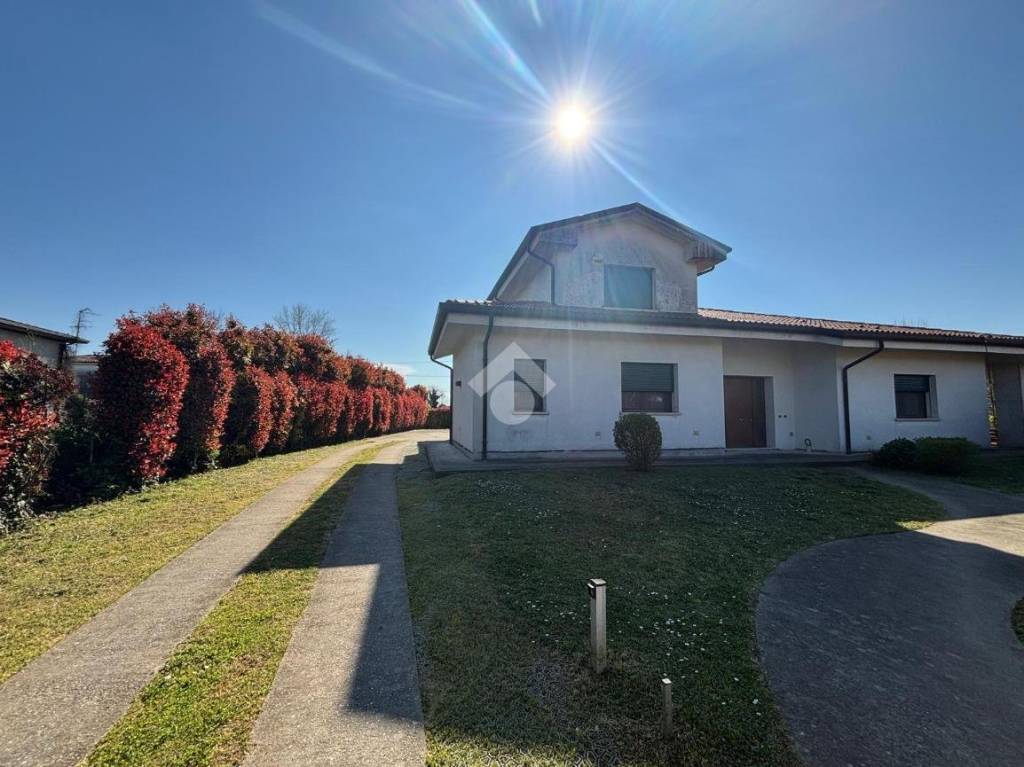 casa indipendente in vendita a Pozzonovo
