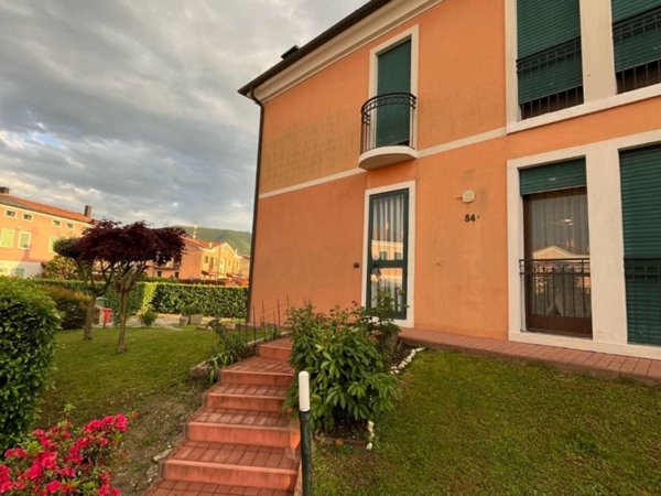 casa indipendente in vendita a Rovolon in zona Bastia