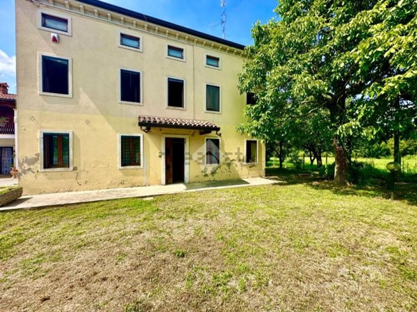 appartamento in vendita a Rovolon in zona Bastia