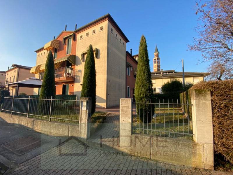 appartamento in vendita a Rovolon in zona Bastia