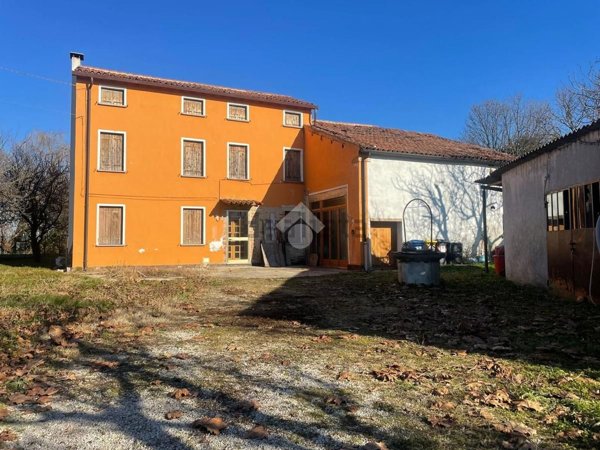 appartamento in vendita a Rovolon in zona Bastia