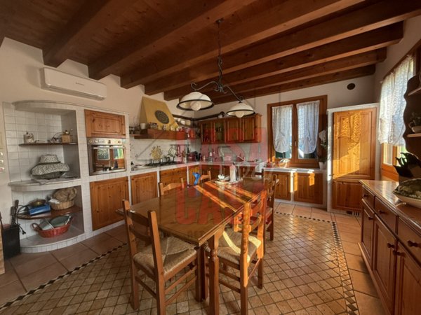 casa indipendente in vendita a Rovolon in zona Bastia