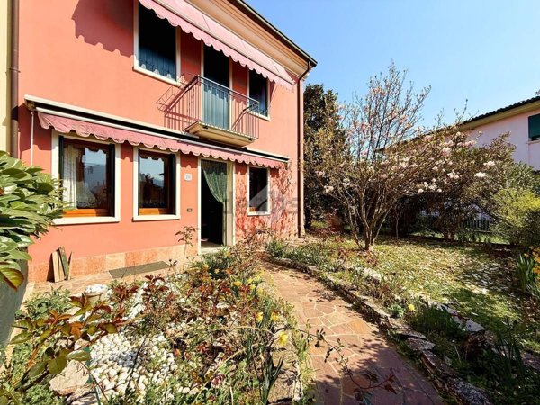 appartamento in vendita a Rovolon in zona Bastia