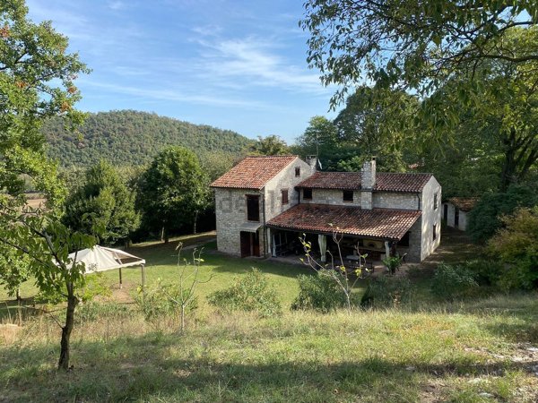 casa indipendente in vendita a Rovolon in zona Bastia