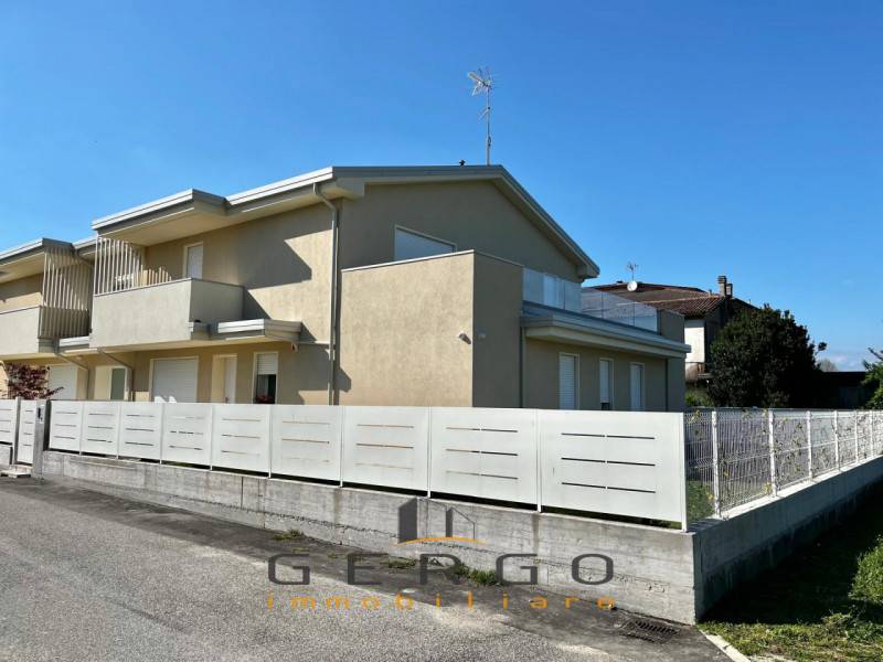 appartamento in vendita a Rovolon in zona Bastia
