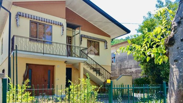 casa indipendente in vendita a Rovolon in zona Carbonara