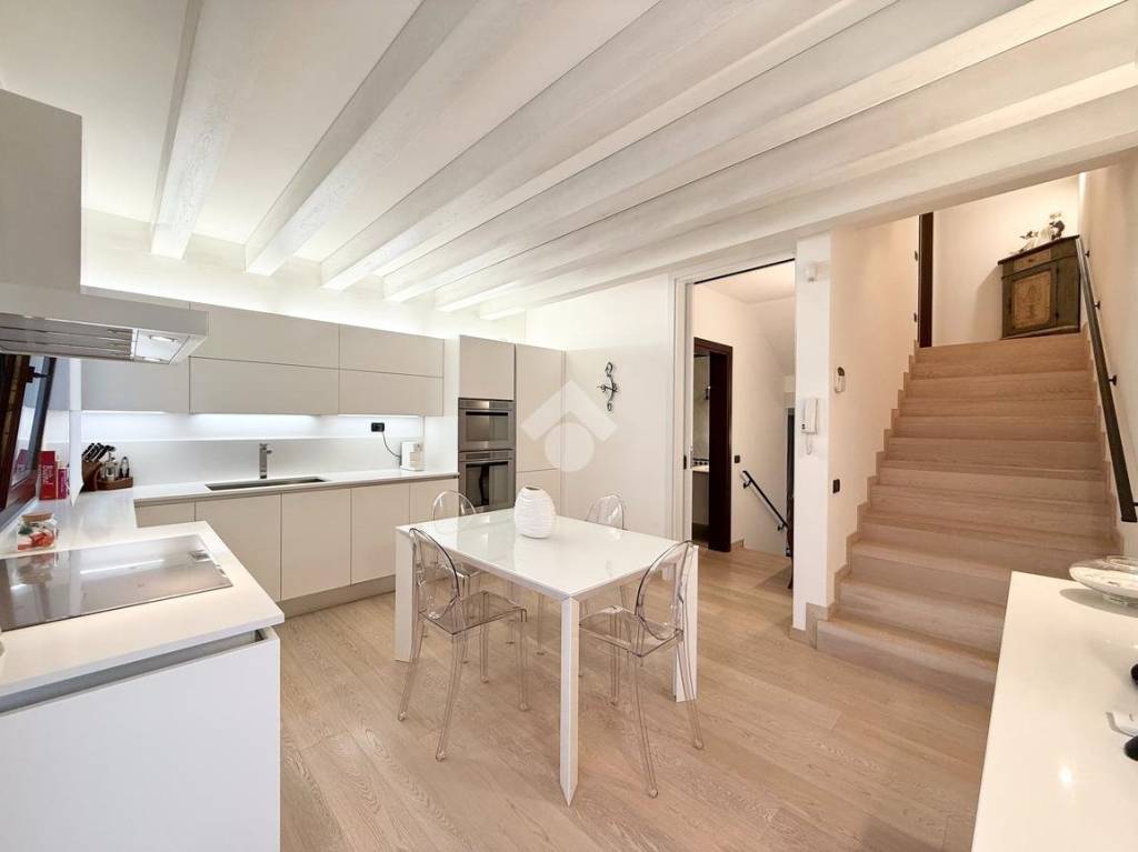 casa indipendente in vendita a Rovolon in zona Carbonara