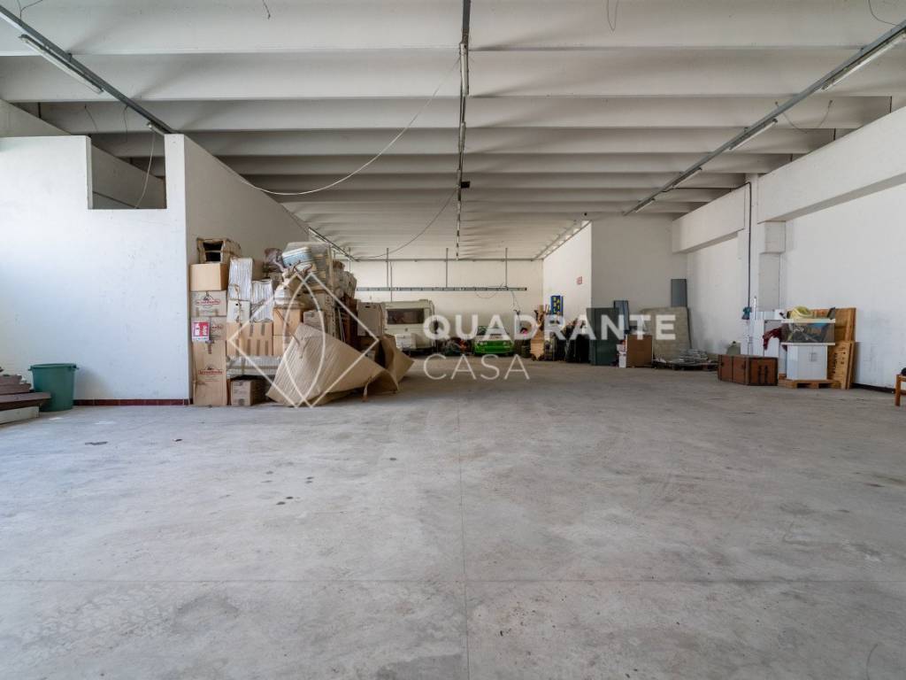 capannone in vendita a Rovolon in zona Bastia