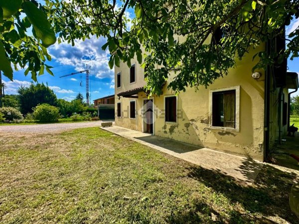 appartamento in vendita a Rovolon in zona Bastia