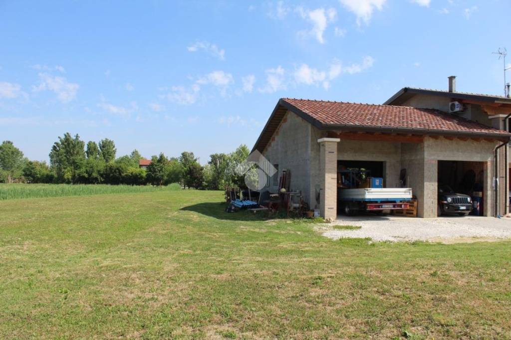 casa indipendente in vendita a Rovolon in zona Bastia